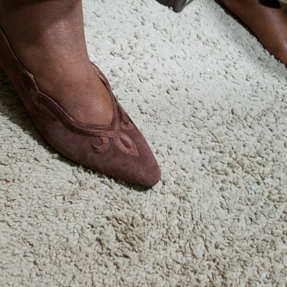 Shoes - Picture 2 of 4